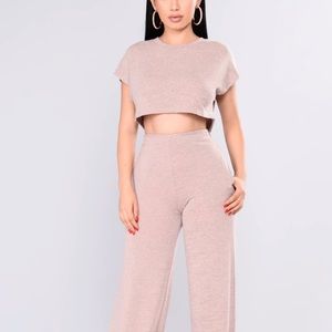 Fashion Nova Netflix and chill set